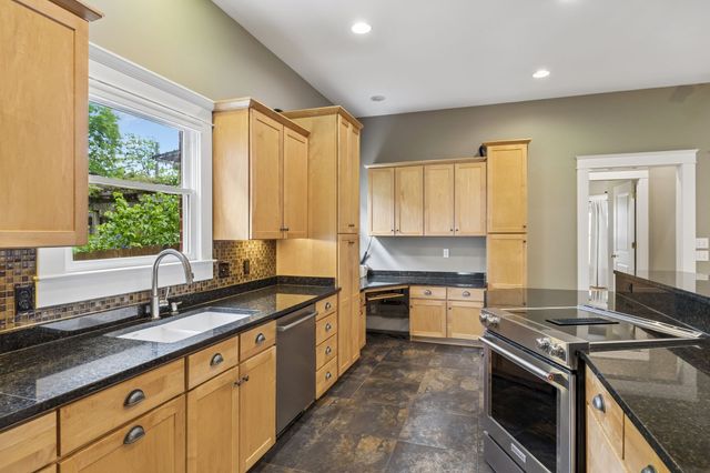 928 Russell St, Nashville, TN 37206