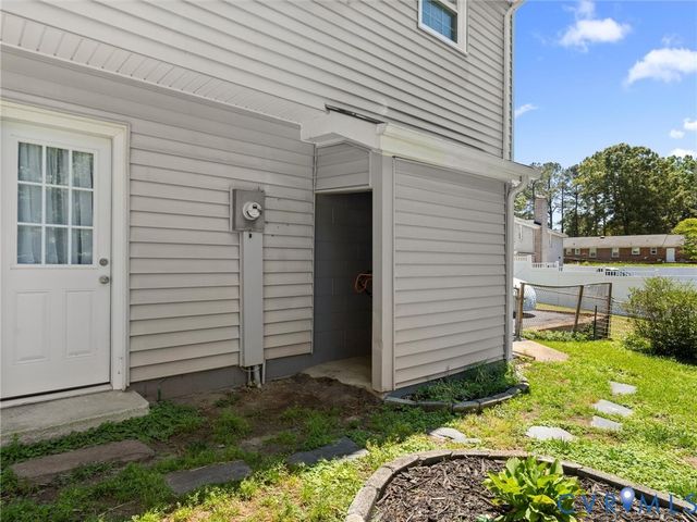 13100 S Chester Rd, Chester, VA 23831