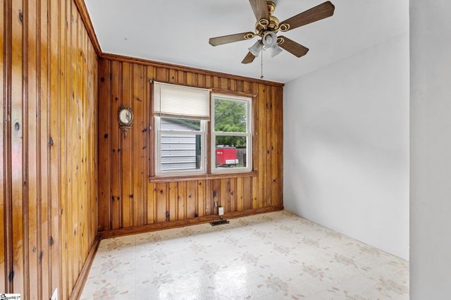 28 Mayflower Avenue, Greenville, SC 29605