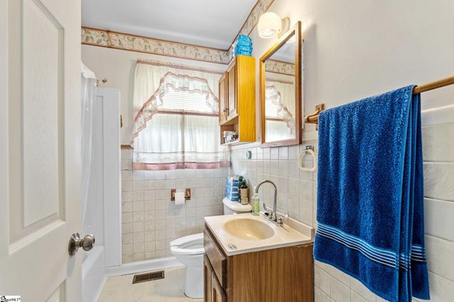 28 Mayflower Avenue, Greenville, SC 29605