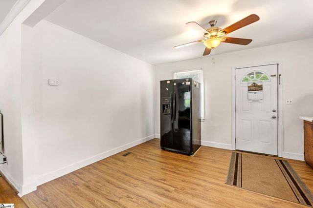 28 Mayflower Avenue, Greenville, SC 29605
