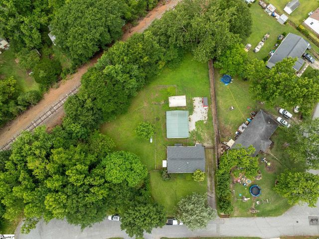 28 Mayflower Avenue, Greenville, SC 29605