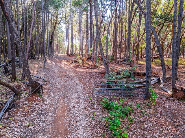 123 Rogue Riffle Drive, Grants Pass, OR 97526