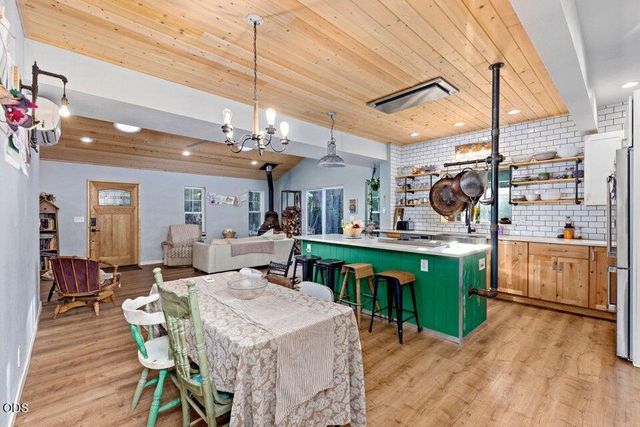 123 Rogue Riffle Drive, Grants Pass, OR 97526