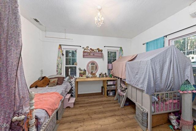 123 Rogue Riffle Drive, Grants Pass, OR 97526