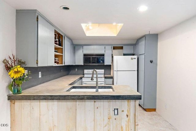 123 Rogue Riffle Drive, Grants Pass, OR 97526