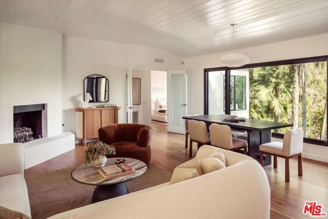 5692 Holly Oak Drive, Los Angeles, CA 90068