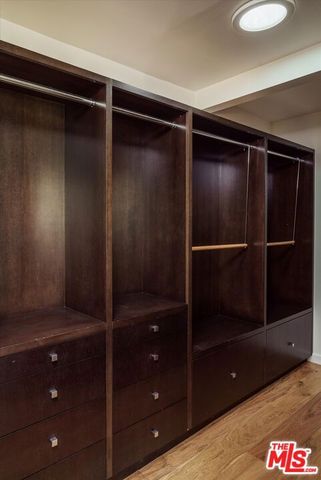 5692 Holly Oak Drive, Los Angeles, CA 90068