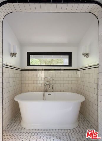 5692 Holly Oak Drive, Los Angeles, CA 90068