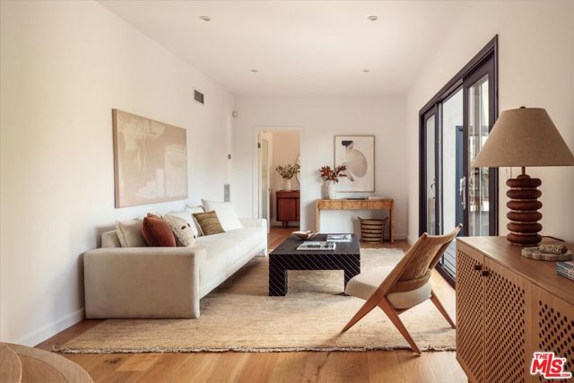 5692 Holly Oak Drive, Los Angeles, CA 90068