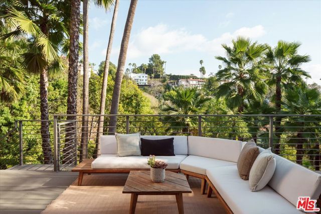 5692 Holly Oak Drive, Los Angeles, CA 90068