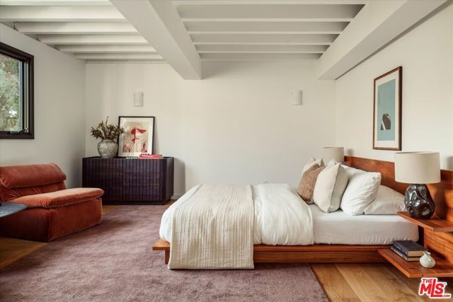 5692 Holly Oak Drive, Los Angeles, CA 90068