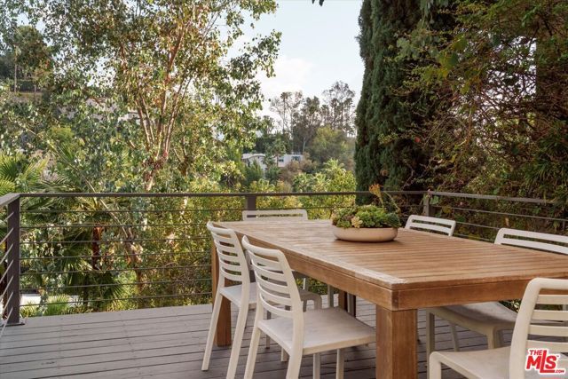 5692 Holly Oak Drive, Los Angeles, CA 90068