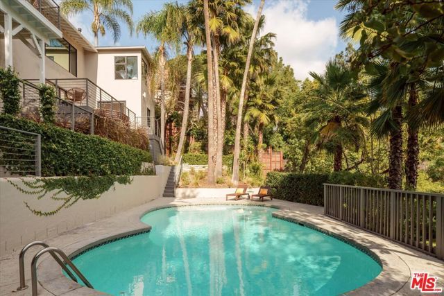 5692 Holly Oak Drive, Los Angeles, CA 90068