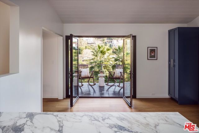 5692 Holly Oak Drive, Los Angeles, CA 90068