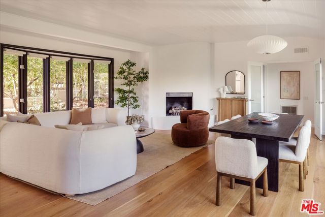 5692 Holly Oak Drive, Los Angeles, CA 90068