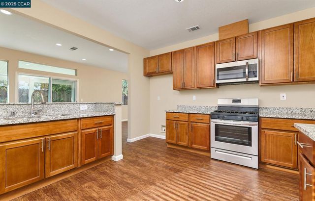 339 Fall Cir, Oakley, CA 94561