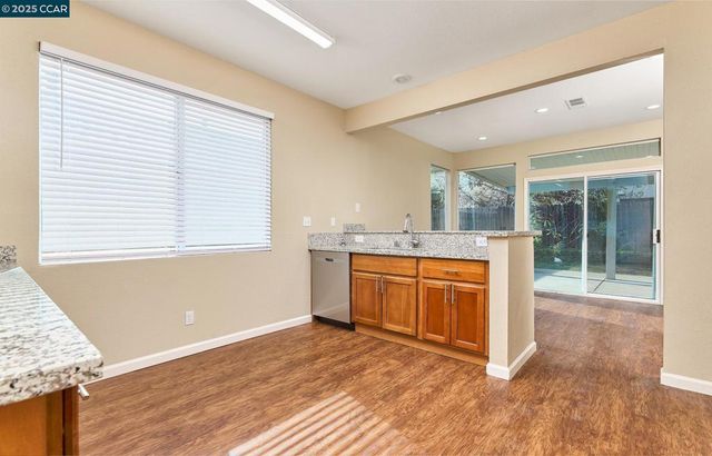 339 Fall Cir, Oakley, CA 94561