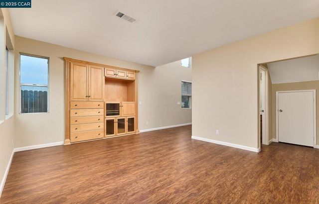 339 Fall Cir, Oakley, CA 94561