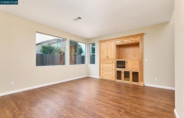 339 Fall Cir, Oakley, CA 94561