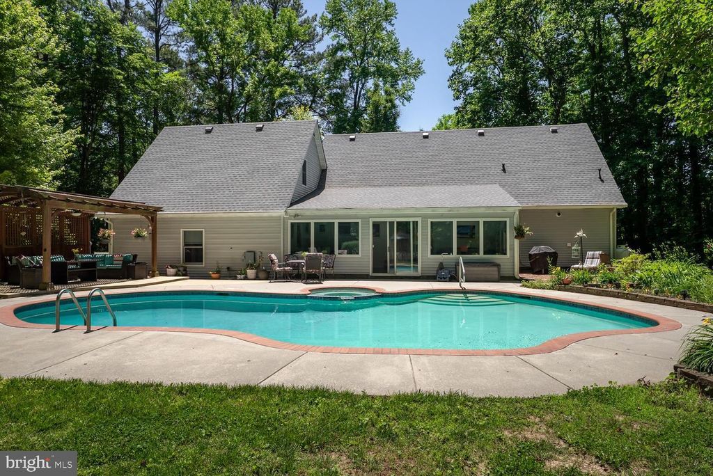 Image 10 of property listing at 814 WRIGHTS NECK RD, Centreville, MD 21617