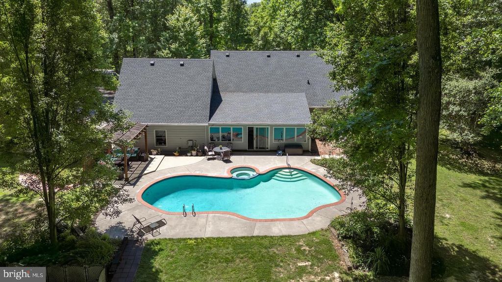 Image 9 of property listing at 814 WRIGHTS NECK RD, Centreville, MD 21617