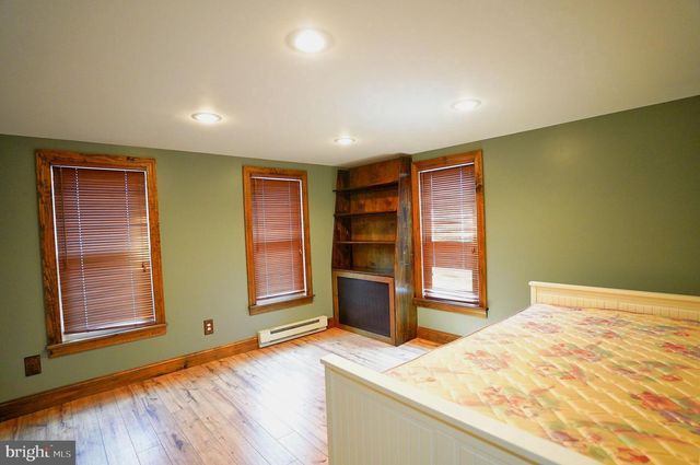 2948 HANOVER PIKE, Hanover, PA 17331