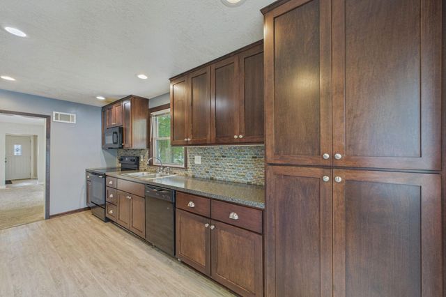2149 Cardinal Lane, Mound, MN 55364