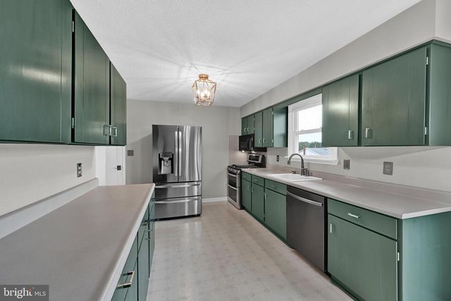 92 KENDALE RD, Red Lion, PA 17356
