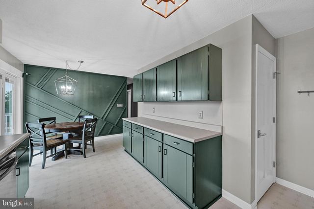92 KENDALE RD, Red Lion, PA 17356