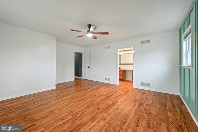 92 KENDALE RD, Red Lion, PA 17356
