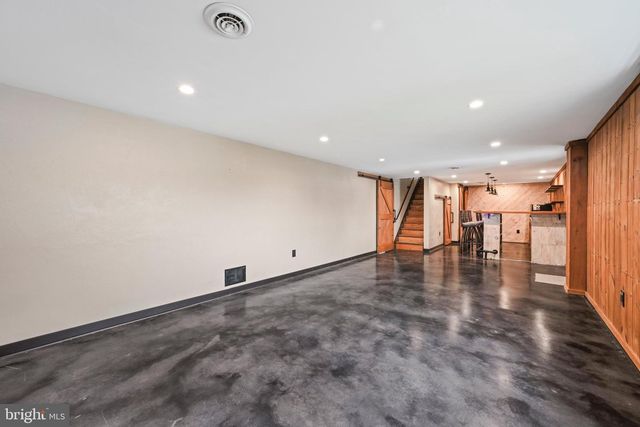 92 KENDALE RD, Red Lion, PA 17356