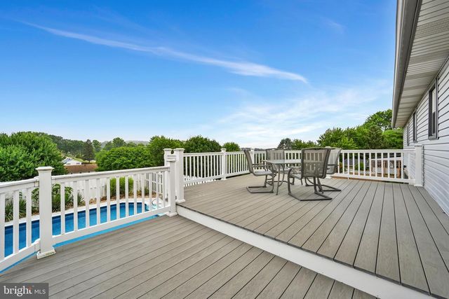 92 KENDALE RD, Red Lion, PA 17356