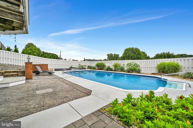 92 KENDALE RD, Red Lion, PA 17356