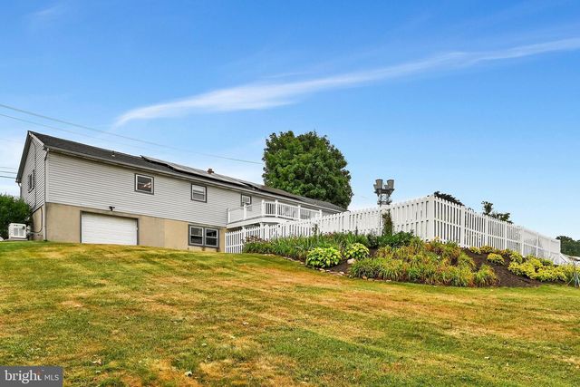 92 KENDALE RD, Red Lion, PA 17356