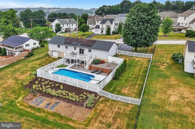 92 KENDALE RD, Red Lion, PA 17356