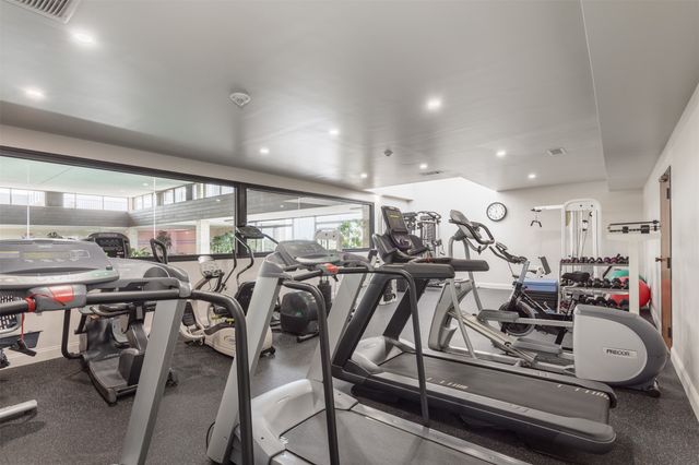 6335 W Northwest Highway 1314, Dallas, TX 75225