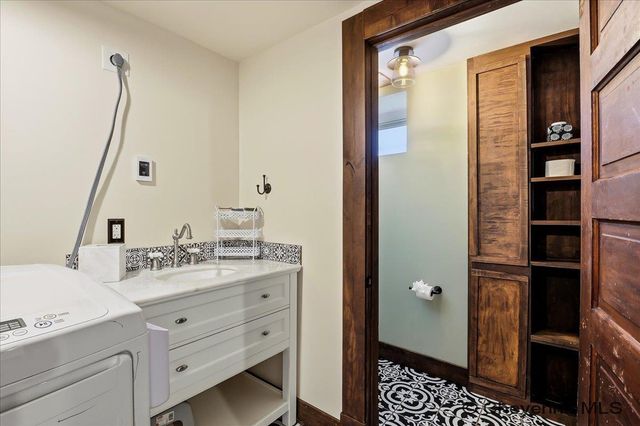 3102 DEY AVE, Cheyenne, WY 82001