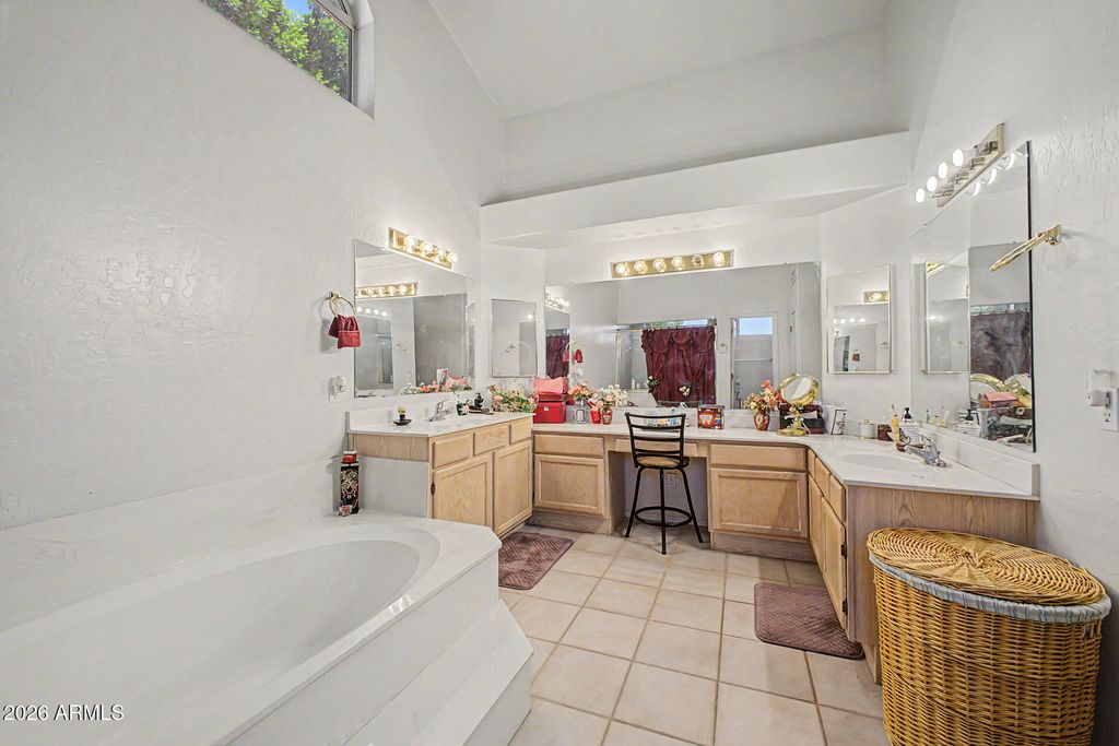 Image 29 of property listing at 749 S COPPER KEY Court, Gilbert, AZ 85233
