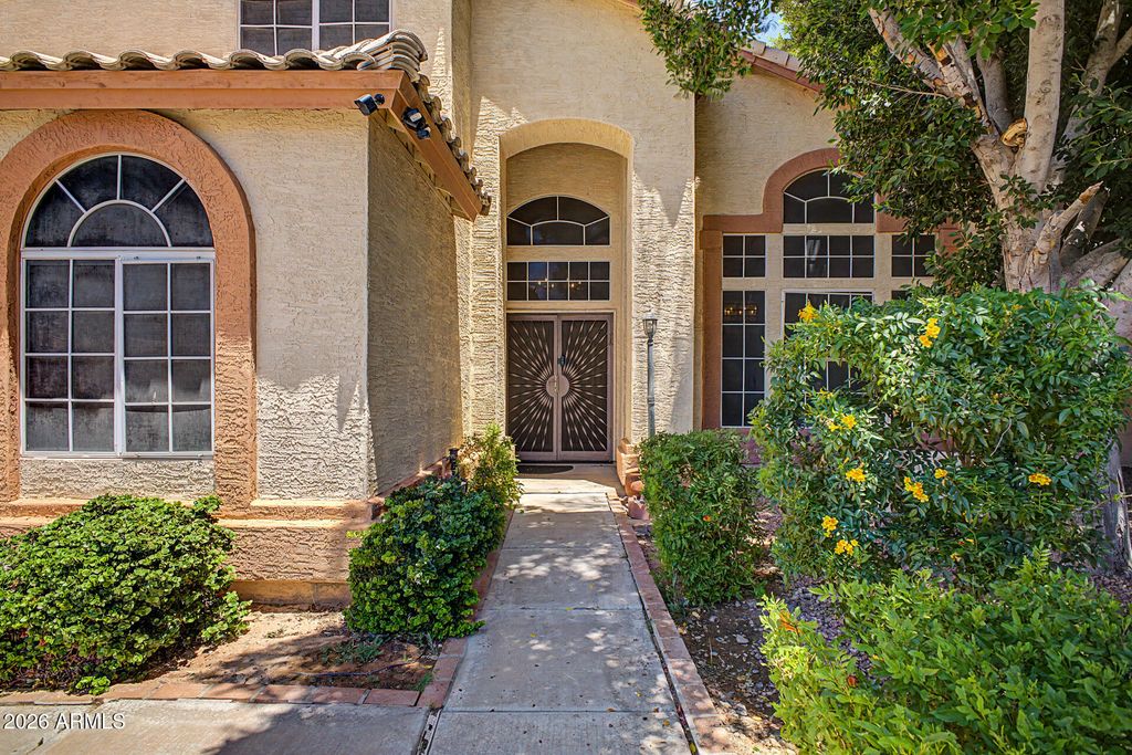 Image 4 of property listing at 749 S COPPER KEY Court, Gilbert, AZ 85233