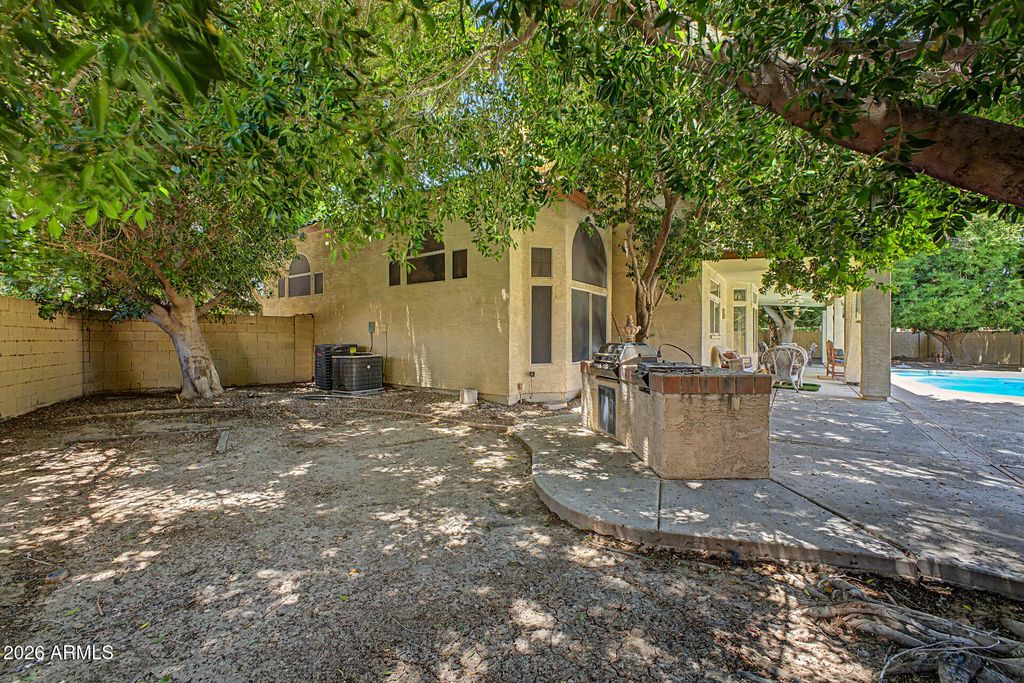 Image 49 of property listing at 749 S COPPER KEY Court, Gilbert, AZ 85233