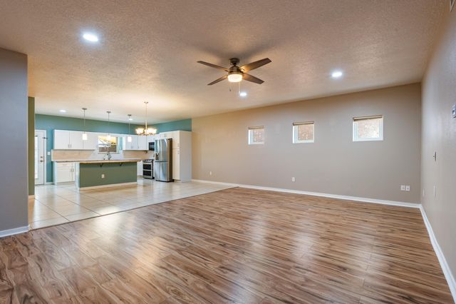 2860 Walsh Loop SE, Rio Rancho, NM 87124