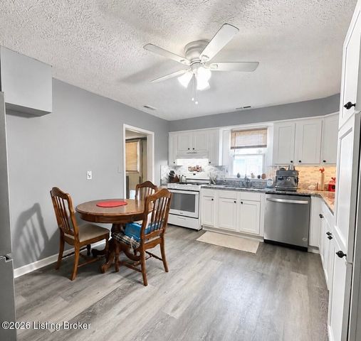 6518 Elmwood St, Louisville, KY 40216
