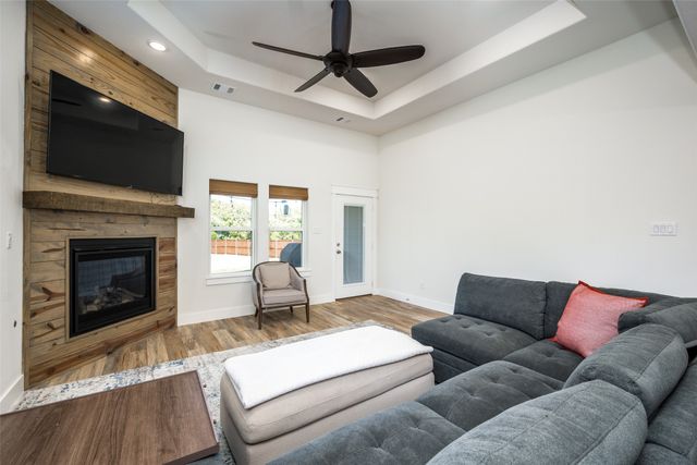 745 River Oak Way, Lake Dallas, TX 75065