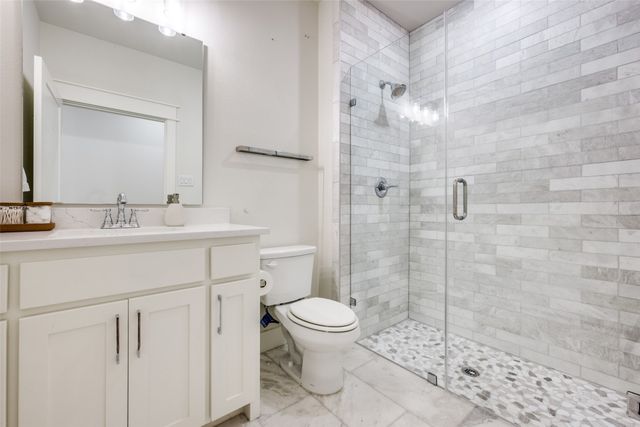 745 River Oak Way, Lake Dallas, TX 75065