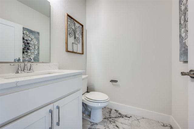 745 River Oak Way, Lake Dallas, TX 75065