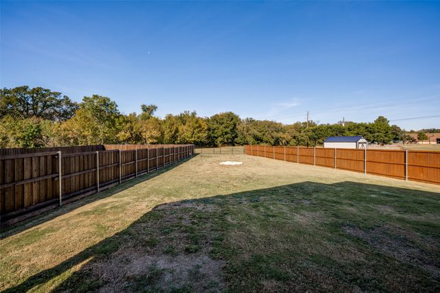 745 River Oak Way, Lake Dallas, TX 75065