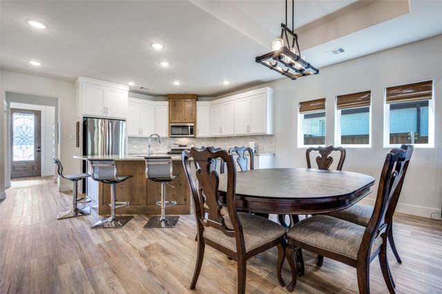 745 River Oak Way, Lake Dallas, TX 75065