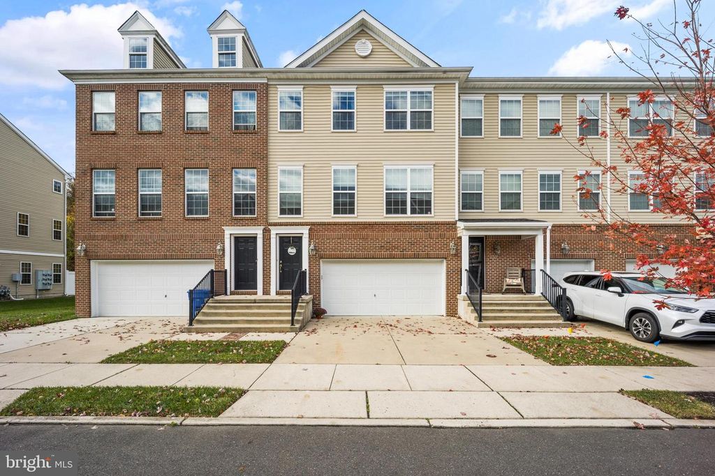 151 CREEKSIDE WAY, Burlington, NJ 08016