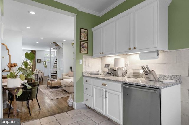 1526 GALES ST NE, Washington, DC 20002